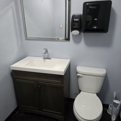Tuffy Tire & Auto Service Center - Steele Creek - Very clean bathroom