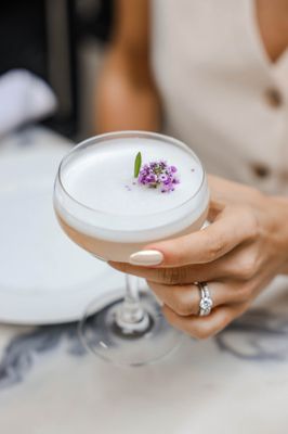 Eight Bar at Maple & Ash by null