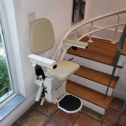 Mobility Plus Pembroke Pines - Curved stairlifts