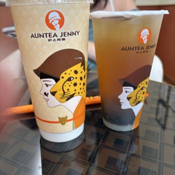 Auntea Jenny - Whipped Cream Jasmine Milk Tea w/ Boba and Jasmine Tea - Bubble Tea Near Me - Irvine, California