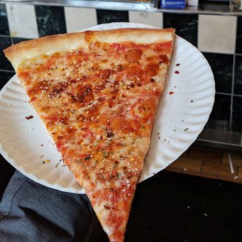 Joe's Pizza - Plain Slice - Pizza Near Me - Brooklyn, New York Joe's Pizza - Plain Slice - Pizza Near Me - Brooklyn, New York