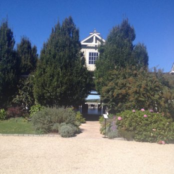 Bedell Cellars - Here - Wineries Near Me - Cutchogue, New York