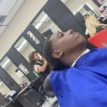 Execu-Cuts - Hair cut very good - Hair Salons Near Me - Herndon, Virginia