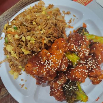 New Apollo - Sesame chicken - Chinese Near Me - Brooklyn, New York
