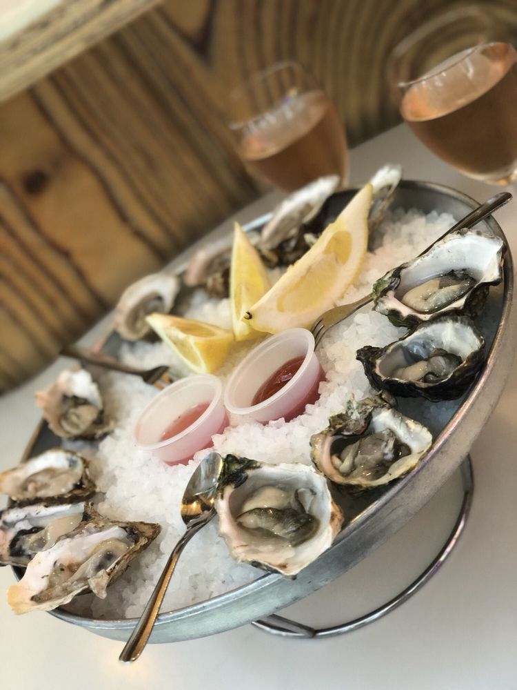 The Oyster Gourmet, Los Angeles Roadtrippers