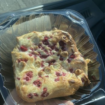 Chilly Jilly'z Bakery & Cafe - White chocolate raspberry danish - Ice Cream & Frozen Yogurt Near Me - Boulder City, Nevada