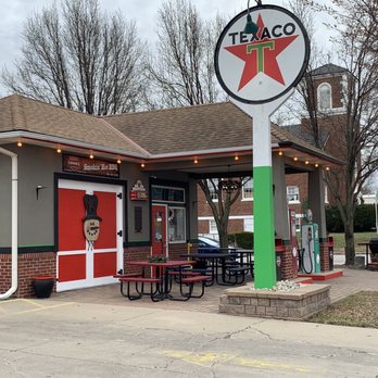 Filling Station BBQ - Local Gem - Barbeque Near Me - Lee's Summit, Missouri