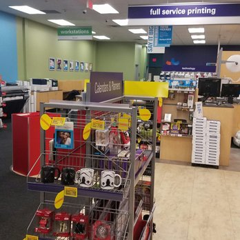 FedEx Office Print & Ship Center - Entrance - Shipping Centers Near Me - New Hyde Park, New York