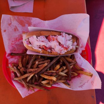 Acadia Lobster - Maine lobster roll and fries - Seafood Near Me - Trenton, Maine Acadia Lobster - Maine lobster roll and fries - Seafood Near Me - Trenton, Maine