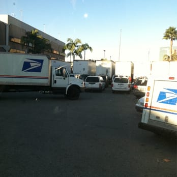 USPS Worldway - This is what it looks like every year about this time?, a mess. - Post Offices Near Me - Los Angeles, California USPS Worldway - This is what it looks like every year about this time?, a mess. - Post Offices Near Me - Los Angeles, California