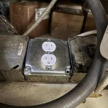 Ortega's Electric - We put a new outlet on 7 eleven in San Jose Ca - Lighting Fixtures & Equipment Near Me - Sunnyvale, California Ortega's Electric - We put a new outlet on 7 eleven in San Jose Ca - Lighting Fixtures & Equipment Near Me - Sunnyvale, California