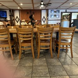 Baytown Seafood - Comfy & clean.