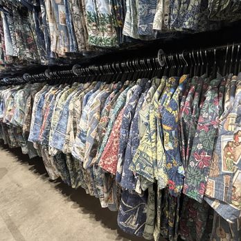 Reyn Spooner - Men's shirts - Men's Clothing Near Me - Waipahu, Hawaii Reyn Spooner - Men's shirts - Men's Clothing Near Me - Waipahu, Hawaii