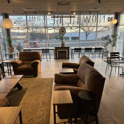 Nowhere Coffee - Interior seating