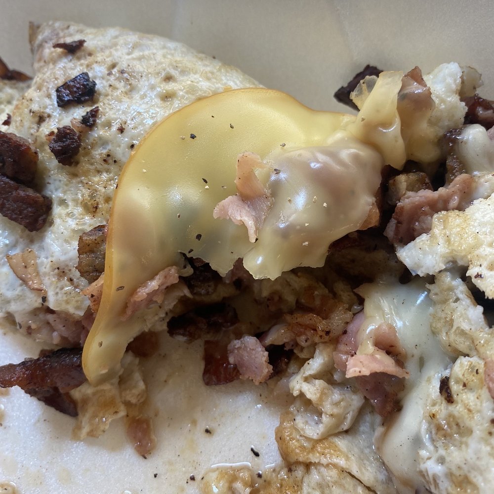 R T Smiths - My egg white hot mess omelet!! 5 stars! - Delis Near Me - Roanoke, Virginia R T Smiths - My egg white hot mess omelet!! 5 stars! - Delis Near Me - Roanoke, Virginia