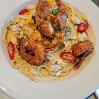 Papi Cuisine - Seafood Pasta - Cocktail Bars Near Me - Baltimore, Maryland