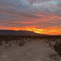 StarStruck Glamping - View of the mountains and desert at the dome