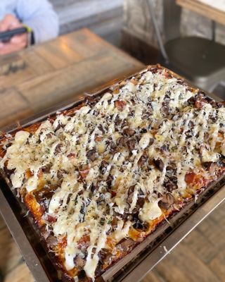 Descendant Detroit Style Pizza by null
