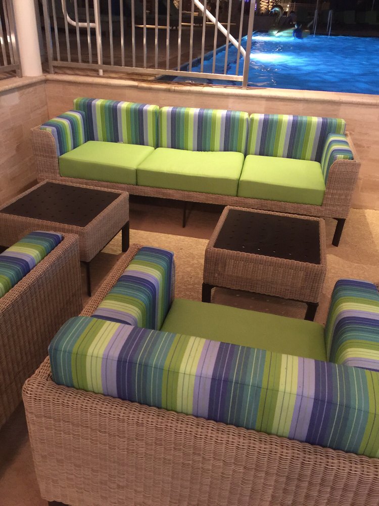 Poolside Bar Logo
