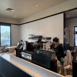 Starbucks - Counter to sit