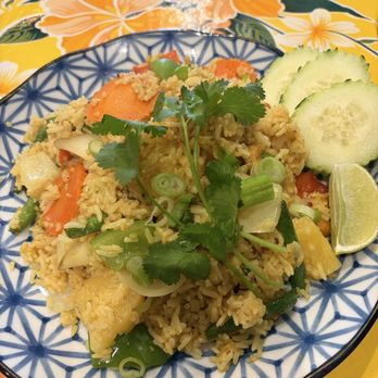 Pintoh Thai - Pineapple fried rice - Thai Near Me - Oakland, California Pintoh Thai - Pineapple fried rice - Thai Near Me - Oakland, California