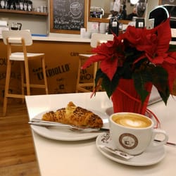 El Criollo - Café y croissant no se puede pedir más