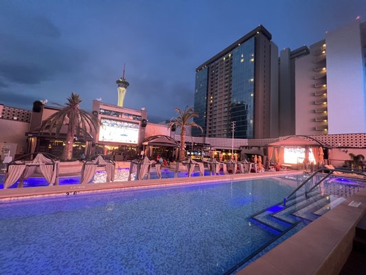 AZILO Las Vegas by null