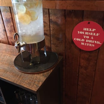 Outback Steakhouse - Cool refreshing water while you wait!! Wasn't able to get pics of the food bc we were starving! Lol - Steakhouses Near Me - Nags Head, North Carolina
