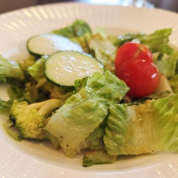 Rutba Indian kitchen - Dressed salad comes with the lunch entrees. - Indian Near Me - Midlothian, Virginia