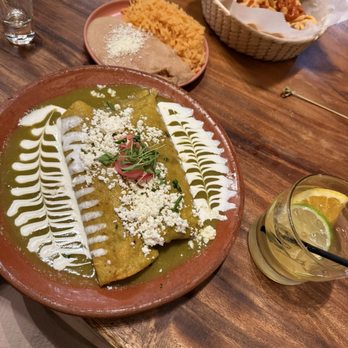 Rosa Madera - Enchiladas Verdes - Mexican Near Me - Sacramento, California Rosa Madera - Enchiladas Verdes - Mexican Near Me - Sacramento, California