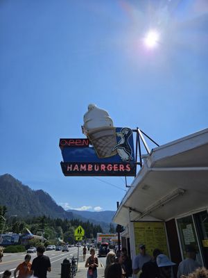 Eastwind Drive-In by null
