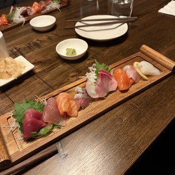 Hakkai Nigiri Bar & Tapas - Sashimi combo - Sushi Bars Near Me - San Carlos, California