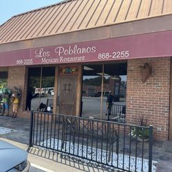 Los Poblanos - The outside is welcoming. Huge parking lot.