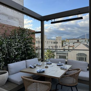 Osa Rooftop - Bars Near Me - Pasadena, California