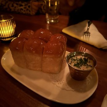 Somerville - Signature dinner rolls - Steakhouses Near Me - Los Angeles, California