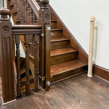 Safe Start Child - Custom stained Bespoke Post Clamp and Retractable Gate (Disengaged) - Childproofing Near Me - Bethesda, Maryland Safe Start Child - Custom stained Bespoke Post Clamp and Retractable Gate (Disengaged) - Childproofing Near Me - Bethesda, Maryland