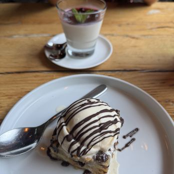 Mesa - Bread Pudding - Lounges Near Me - Costa Mesa, California