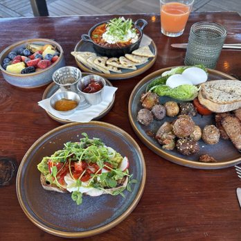 The Sur House - Moroccan Shakshuka, Ventana Breakfast, Avocado Tartine - New American Near Me - Big Sur, California The Sur House - Moroccan Shakshuka, Ventana Breakfast, Avocado Tartine - New American Near Me - Big Sur, California