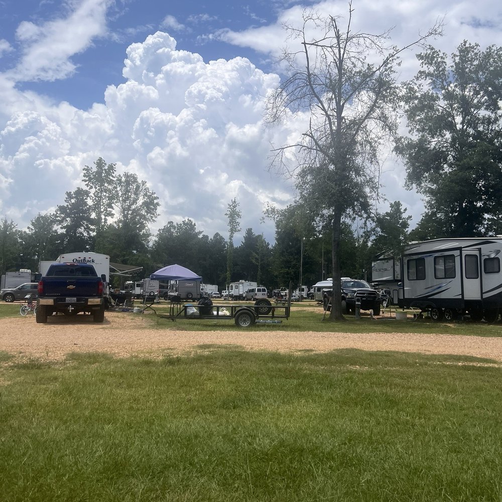 Paradise Ranch and Resort - Trucks, trailers and golf carts parked everywhere. Even in other people's spots. - Campgrounds Near Me - Tylertown, Mississippi Paradise Ranch and Resort - Trucks, trailers and golf carts parked everywhere. Even in other people's spots. - Campgrounds Near Me - Tylertown, Mississippi