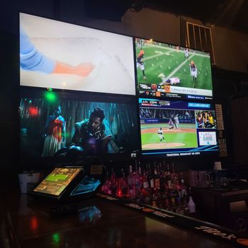 K Hunts Bar & Grill - Bars Near Me - Houston, Texas
