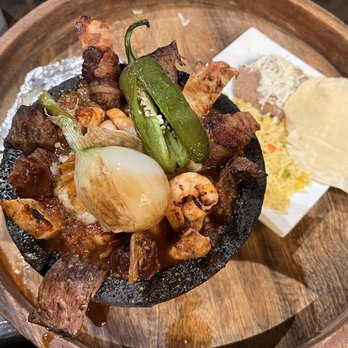 Los Pinos Restaurant - Image 3