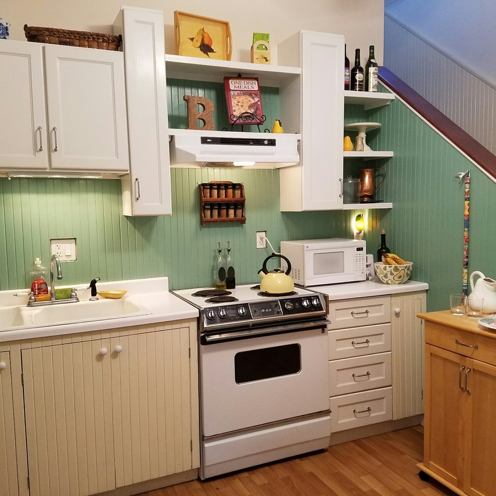 The Bartlett - A picture says a thousand words. There's a refrigerator too. - Vacation Rentals Near Me - Walnut Grove, California The Bartlett - A picture says a thousand words. There's a refrigerator too. - Vacation Rentals Near Me - Walnut Grove, California