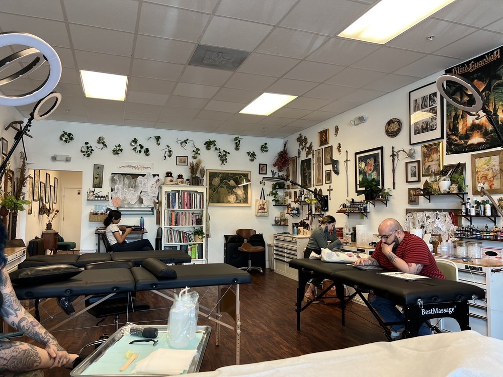 Great Oak Tattoo Logo