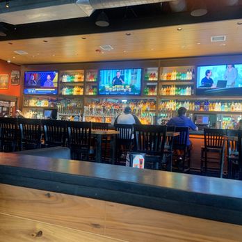 BJ's Restaurant & Brewhouse - Nice bar area - New American Near Me - Cary, North Carolina