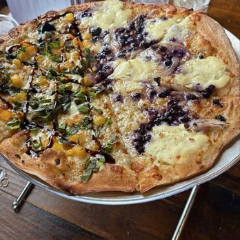 Brickyard Hollow Brewing - Half blueberry ricotta + peach balsamic - Sandwiches Near Me - Ogunquit, Maine