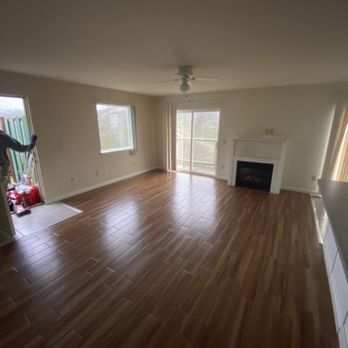 Amanda's Perfect Cleaning - Living room very clean. - Home Cleaning Near Me Amanda's Perfect Cleaning - Living room very clean. - Home Cleaning Near Me