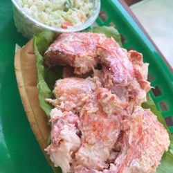 Friendly Fishermen's Fishmarket - Lobster roll with cole slaw