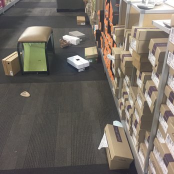 DSW Designer Shoe Warehouse - Shoe Stores Near Me - Brooklyn, New York