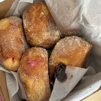 Leonard's Bakery - Original, cinnamon & crème filled. - Bakeries Near Me - Honolulu, Hawaii
