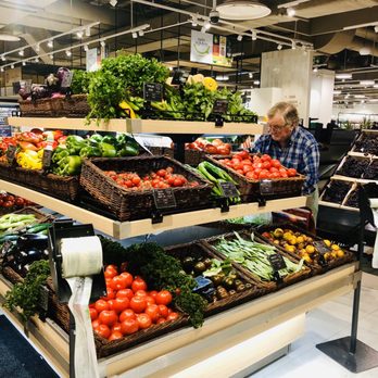 Cap3000 - Veggies - Shopping Centers Near Me - Saint-Laurent-du-Var, 06